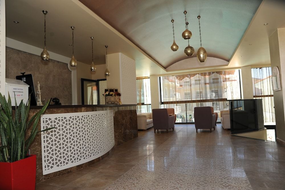 Montebello Deluxe Hotel 2