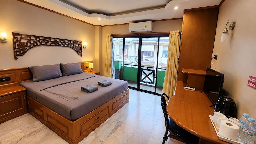 Max Residence 1