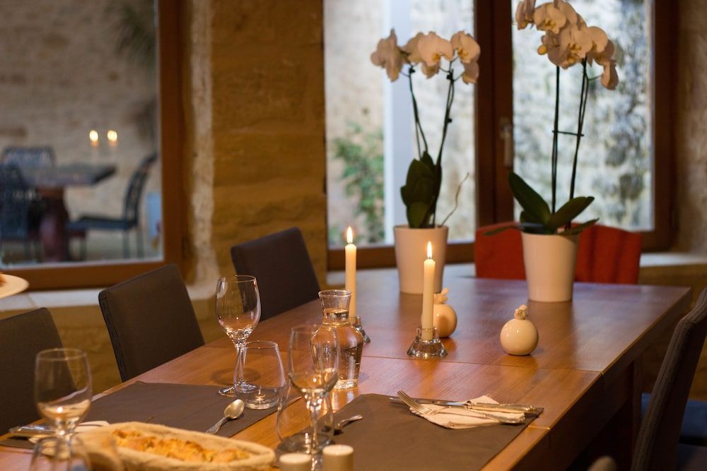 Aux Bories de Marquay, chambres d'hôtes B&B avec piscine et SPA près de Sarlat 2