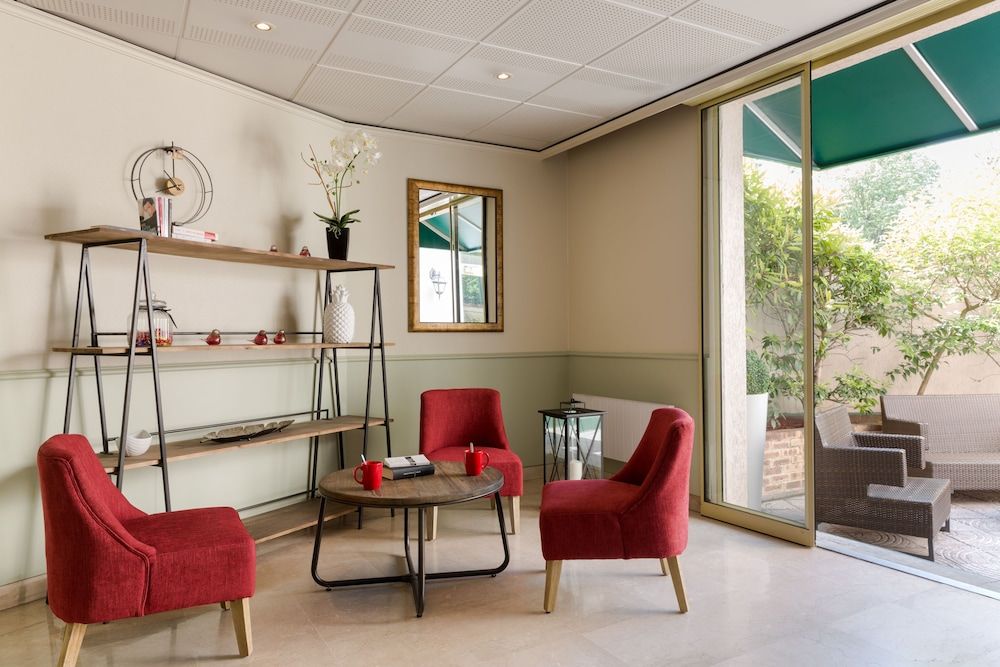 Hotel Le Cardinal Rueil Centre 2