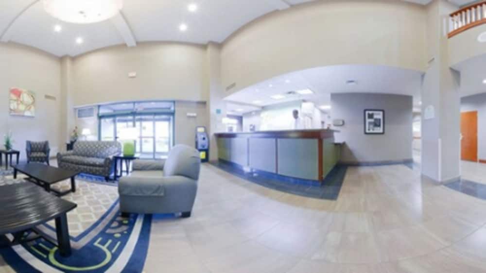 Holiday Inn & Suites GOODYEAR - WEST PHOENIX AREA by IHG 2