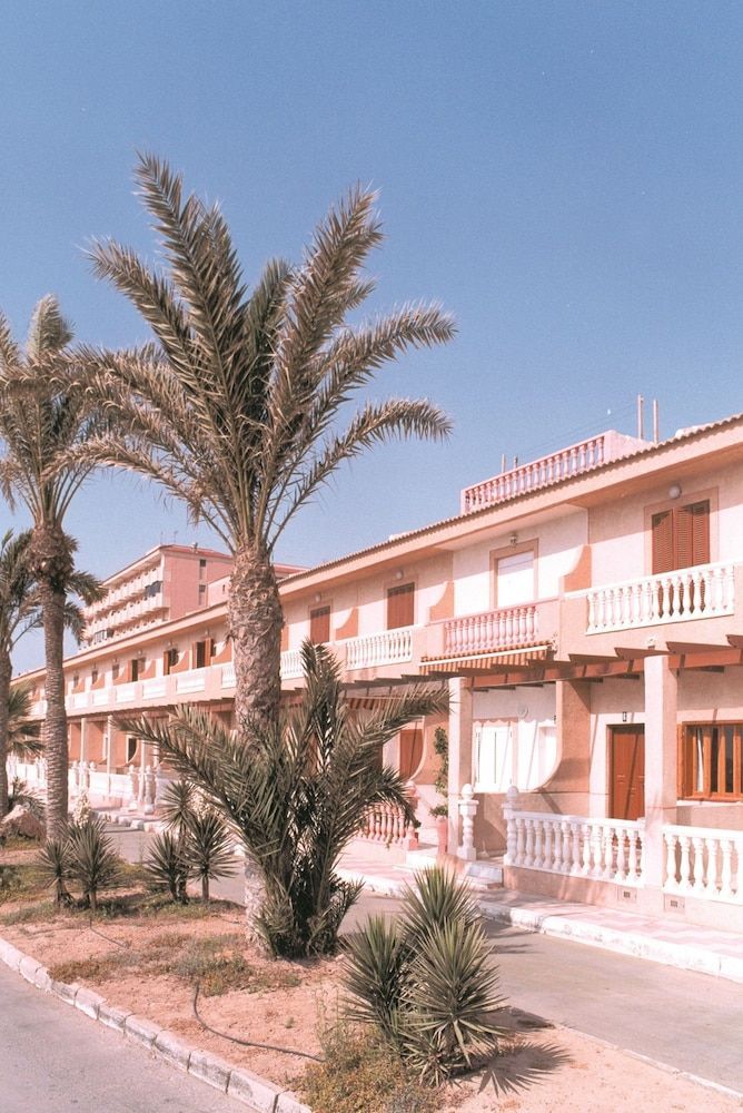 Jessica Beach Apartments 1