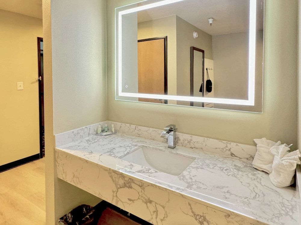Quality Inn & Suites Willows 2