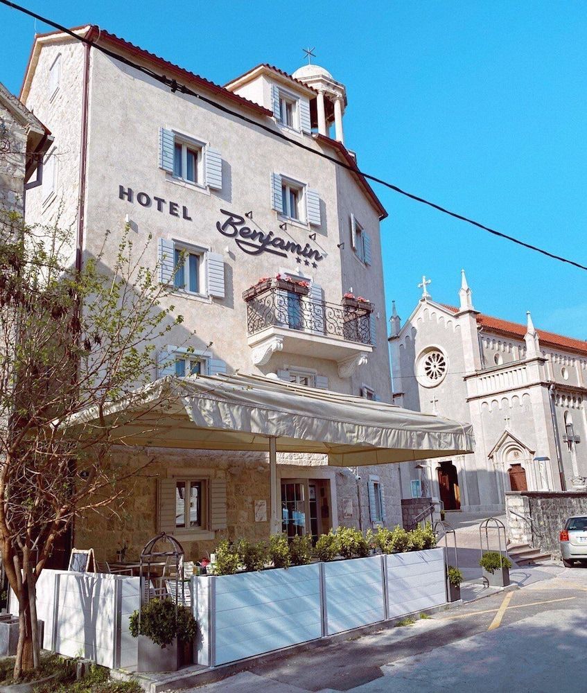Benjamin Hotel 1