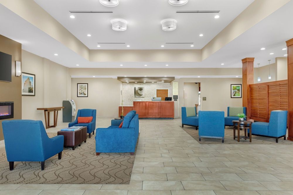 Comfort Suites Greensboro-High Point 2