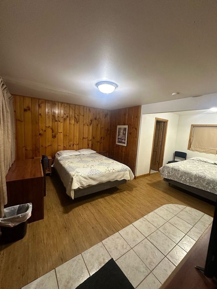 Country Cabin Motel 1