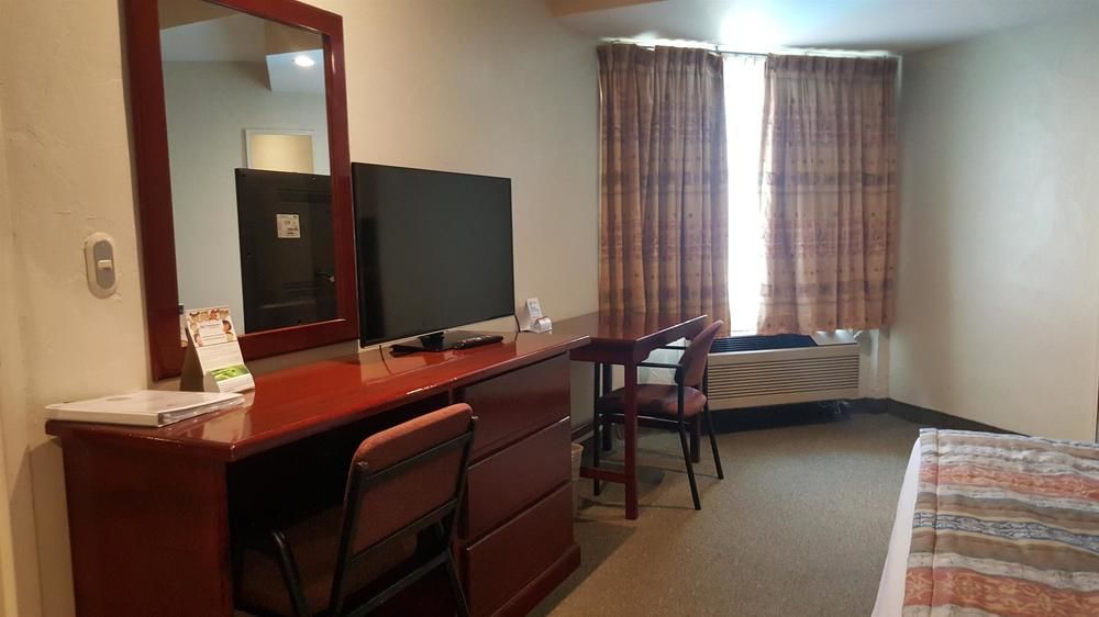 Best Western Bazarell Inn 1