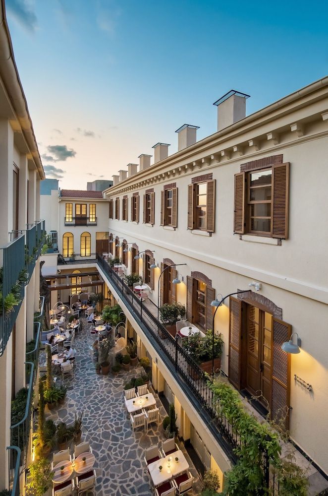 Ecole St. Pierre Hotel 1
