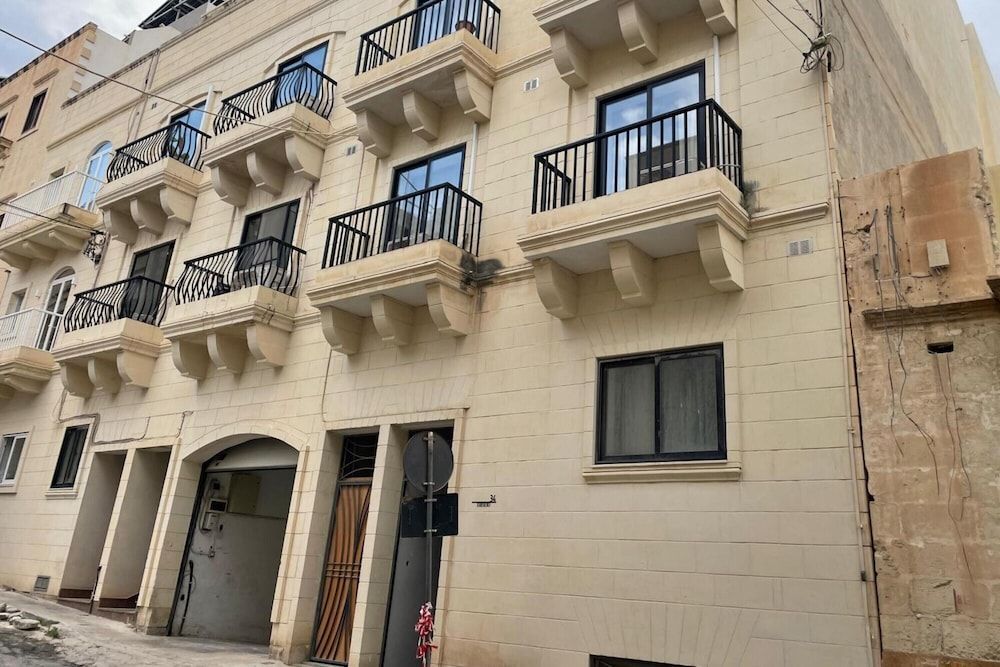 Camenzuli Apartments 1