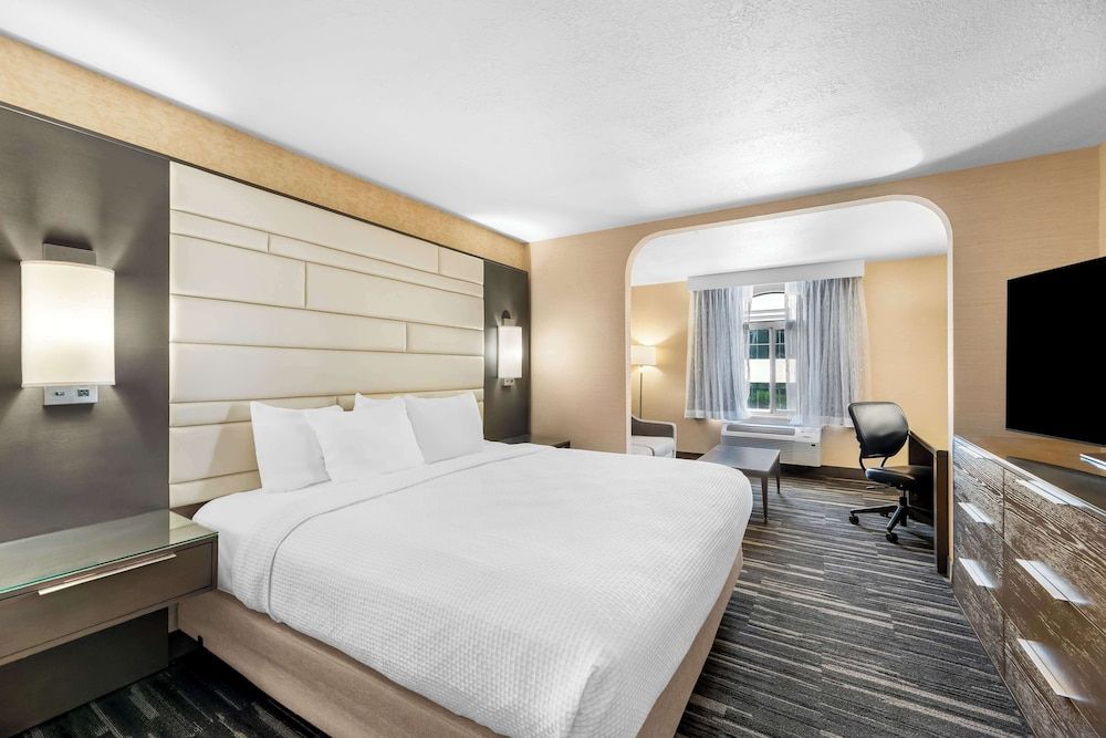 Best Western Plus Abbey Inn 1