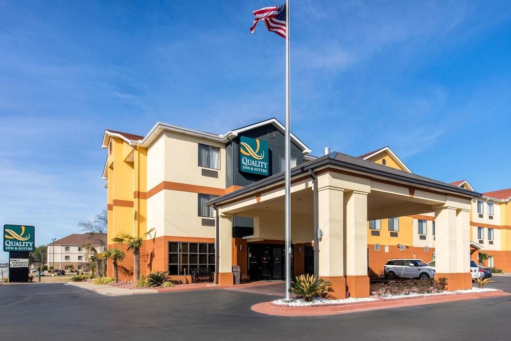 Quality Inn & Suites Montgomery East Carmichael Rd 1