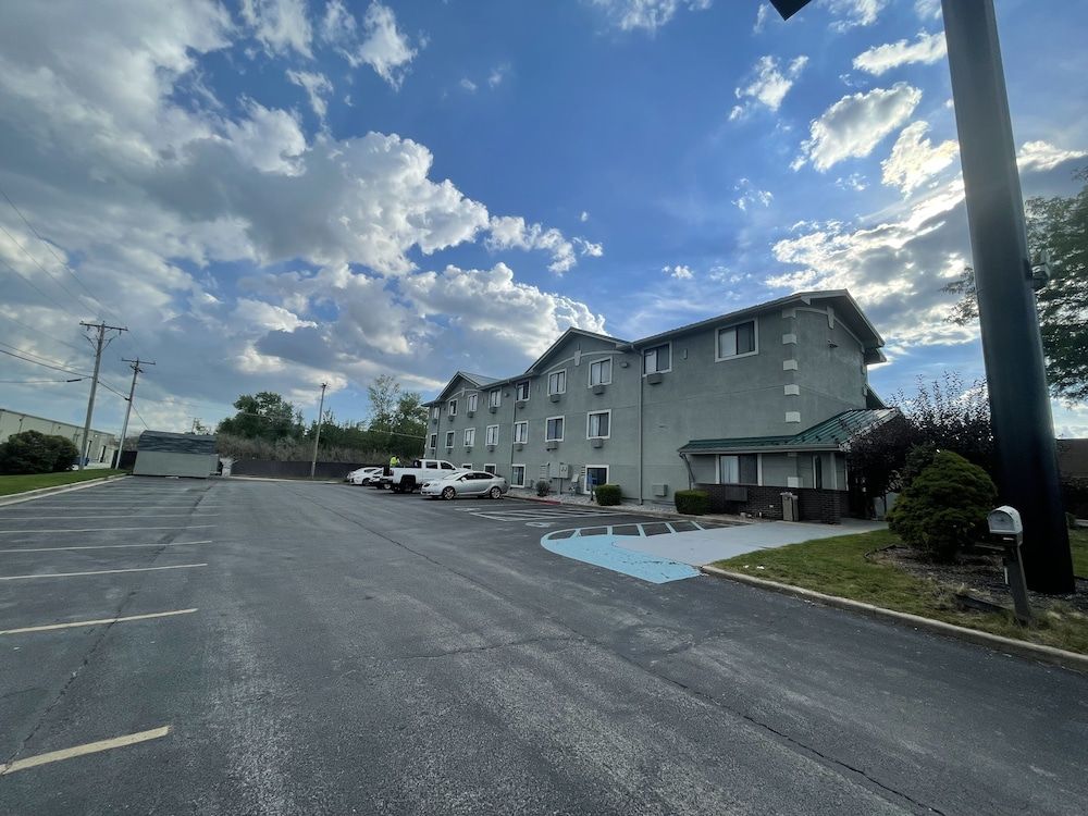 Magnuson Hotel Fort Wayne North – Coliseum 1