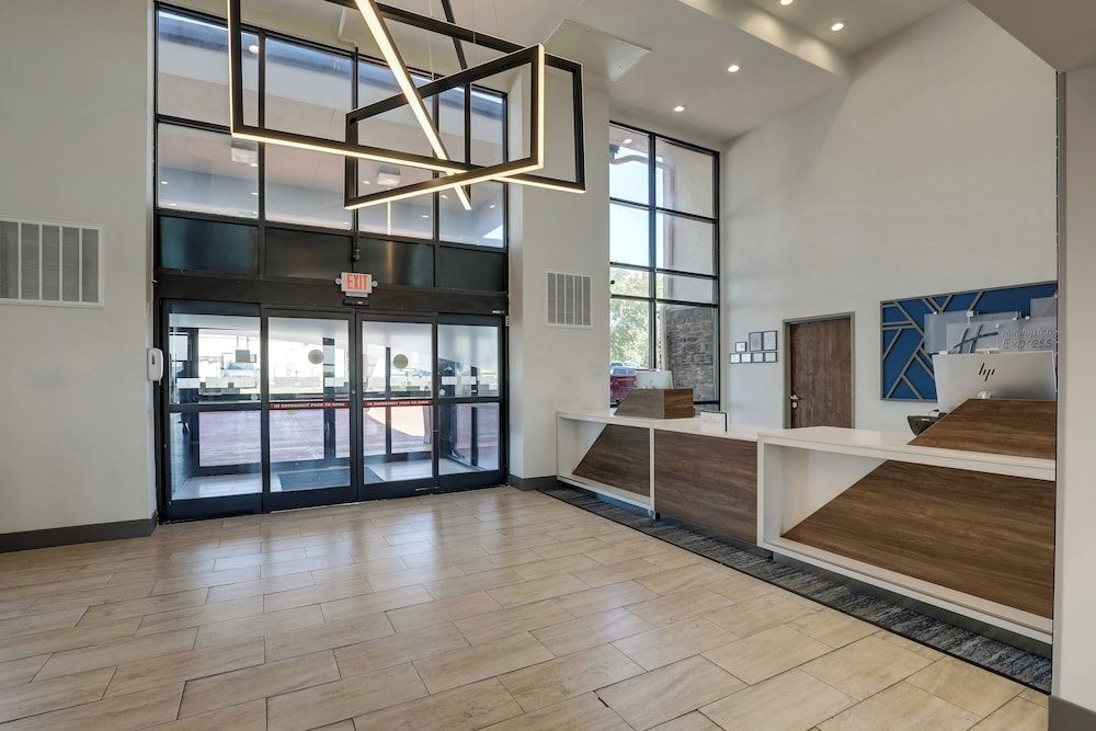 Holiday Inn Express & Suites BRANSON 76 CENTRAL by IHG 1