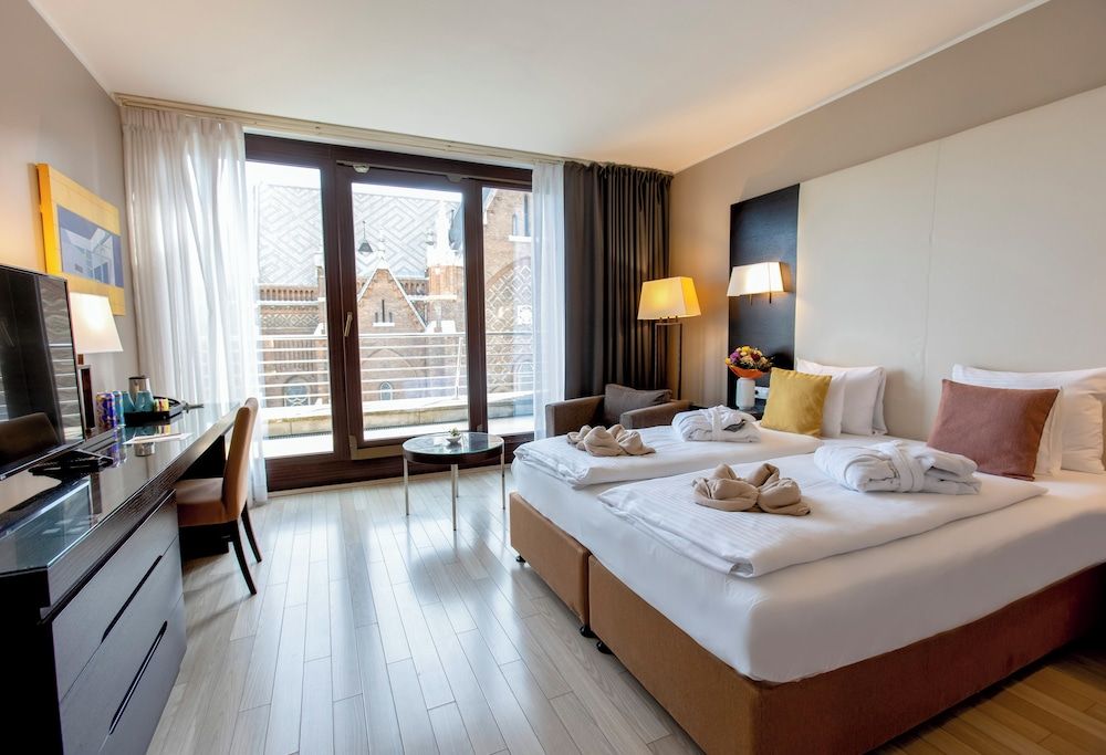 Lion's Garden Hotel 1