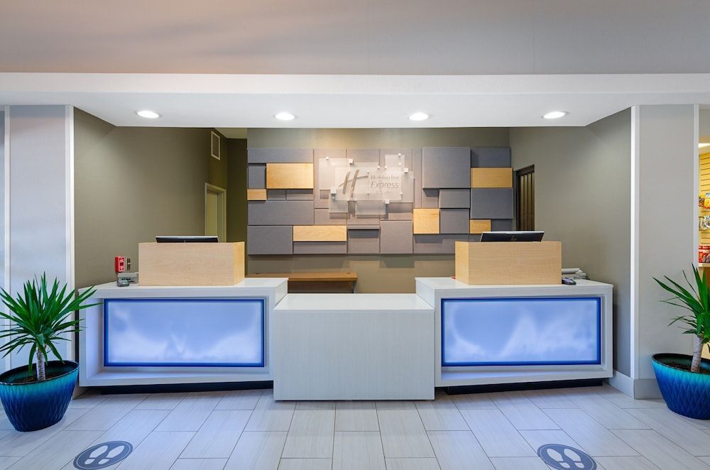 Holiday Inn Express & Suites WESTON by IHG 2