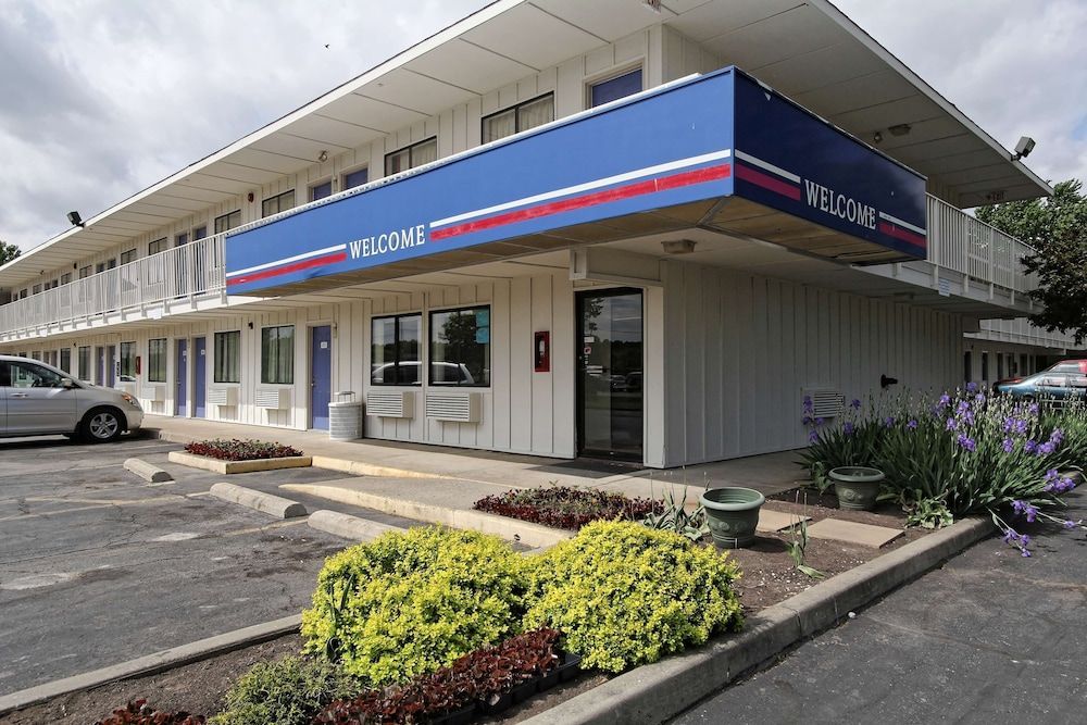 Motel 6-Amherst, OH - Cleveland West - Lorain 1