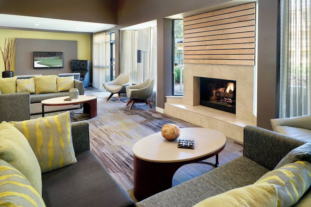 Courtyard by Marriott Macon 2