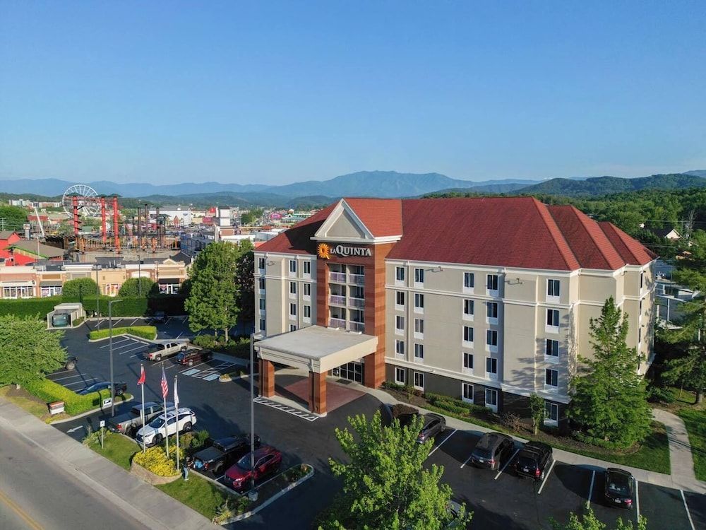 La Quinta by Wyndham Pigeon Forge 1