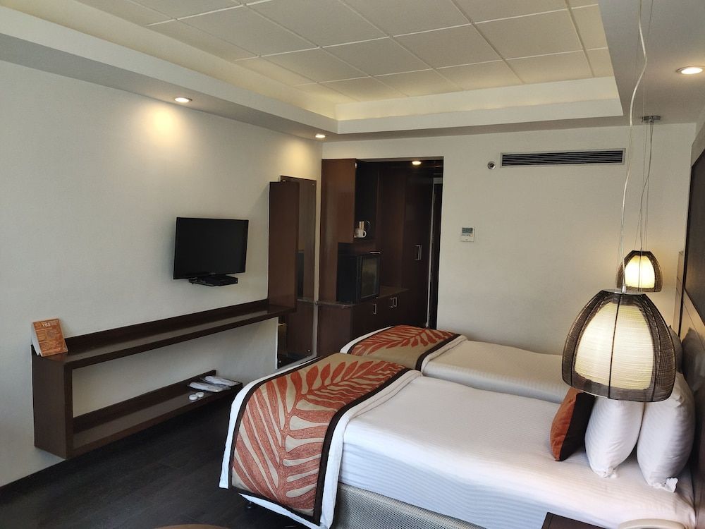 The Cunningham Hotel Bangalore 1