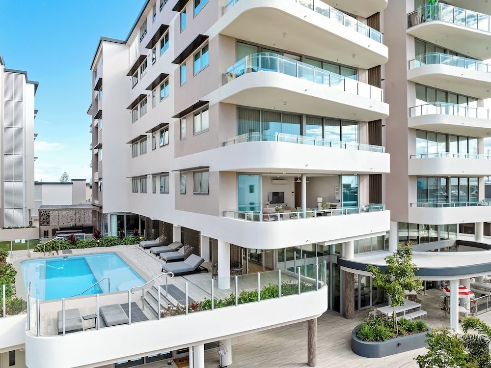 Lowanna Beach Resort Kawana 1