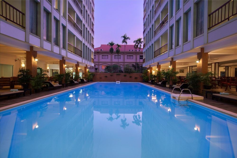 Smiling Hotel 1