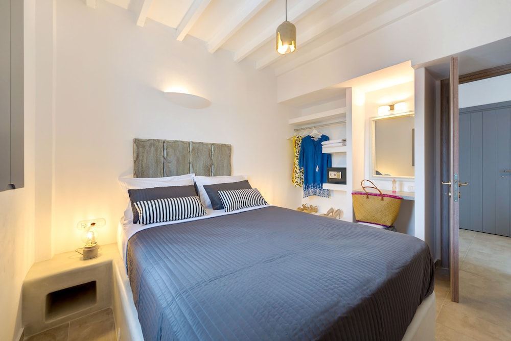 White Harmony Suites 2