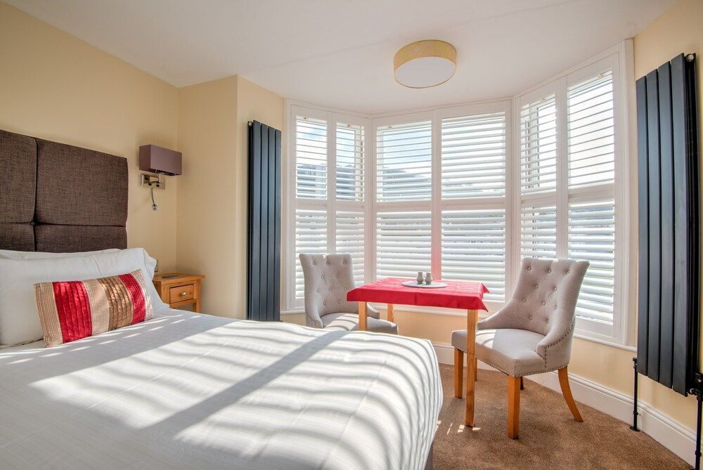 Potters Mooring Guest House 2