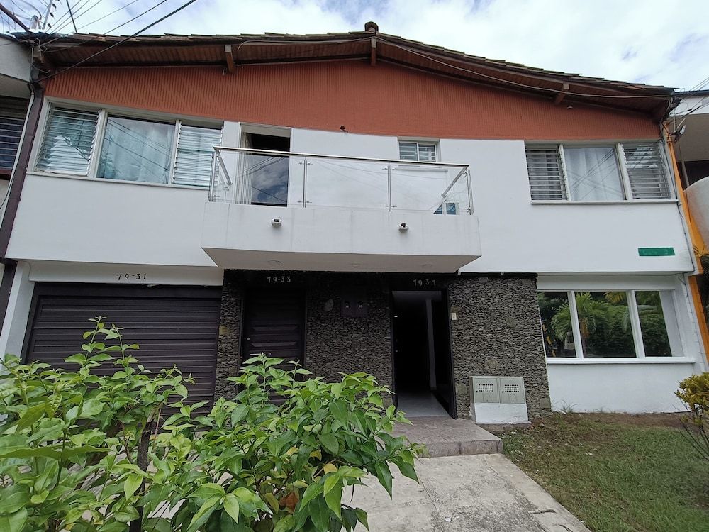 AC - House Laureles - Self Checking 1