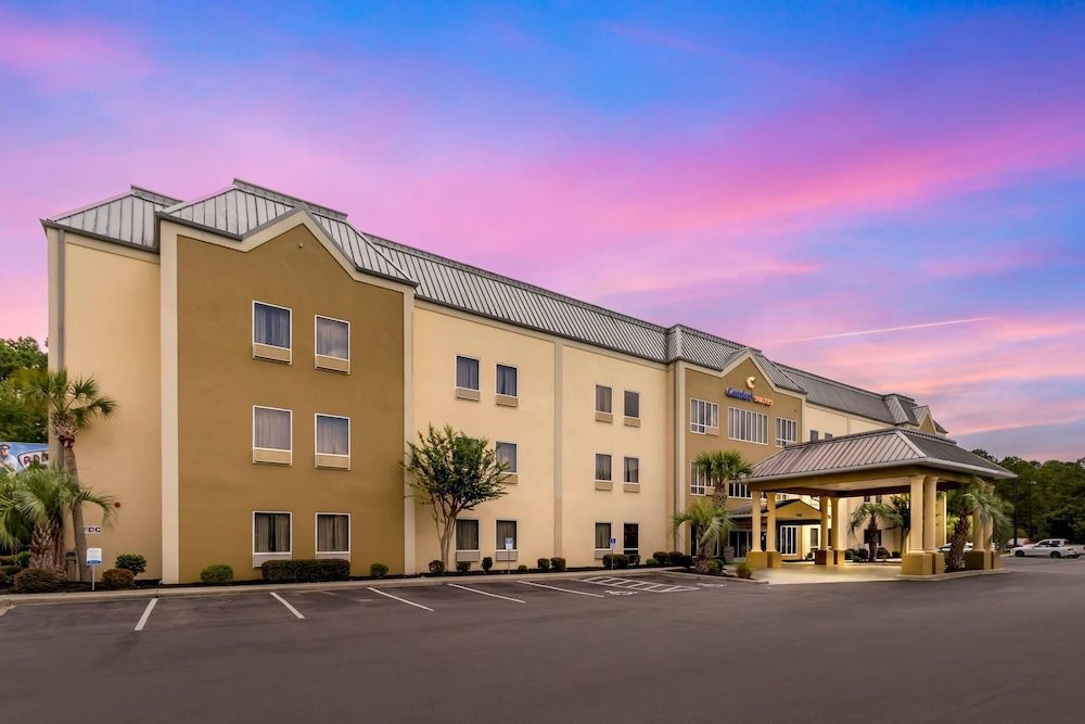 Comfort Suites At the University 1