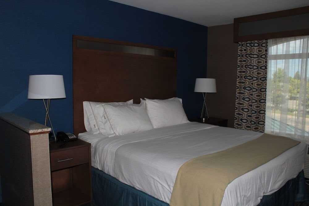 Holiday Inn Express ROCKLIN - GALLERIA AREA by IHG 2