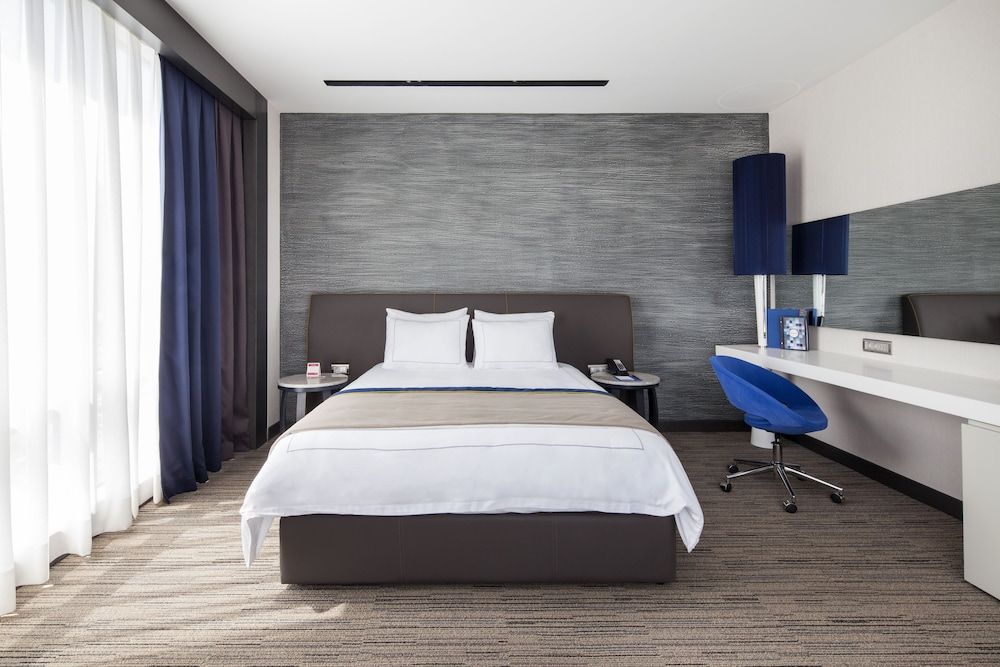 Ramada Hotel & Suites by Wyndham Izmir Kemalpasa 2