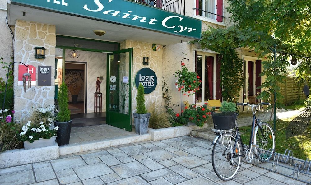 Logis Hôtel Saint Cyr 1