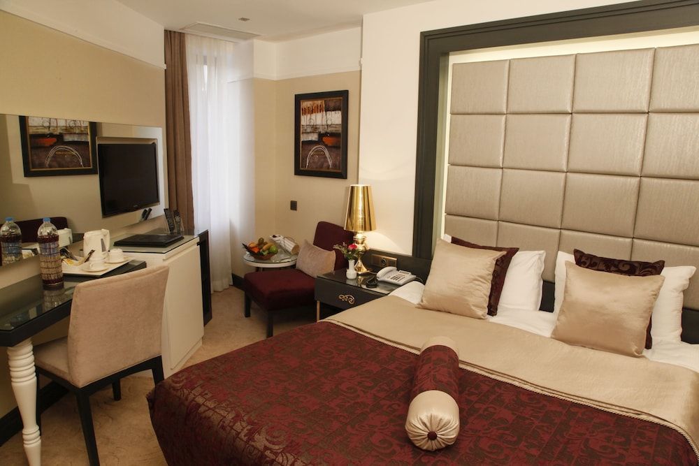 Mirilayon Hotel - Old Town 1