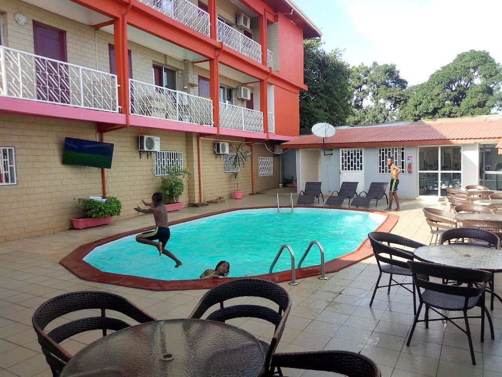 Zambezi Inn Airport Hotel 1