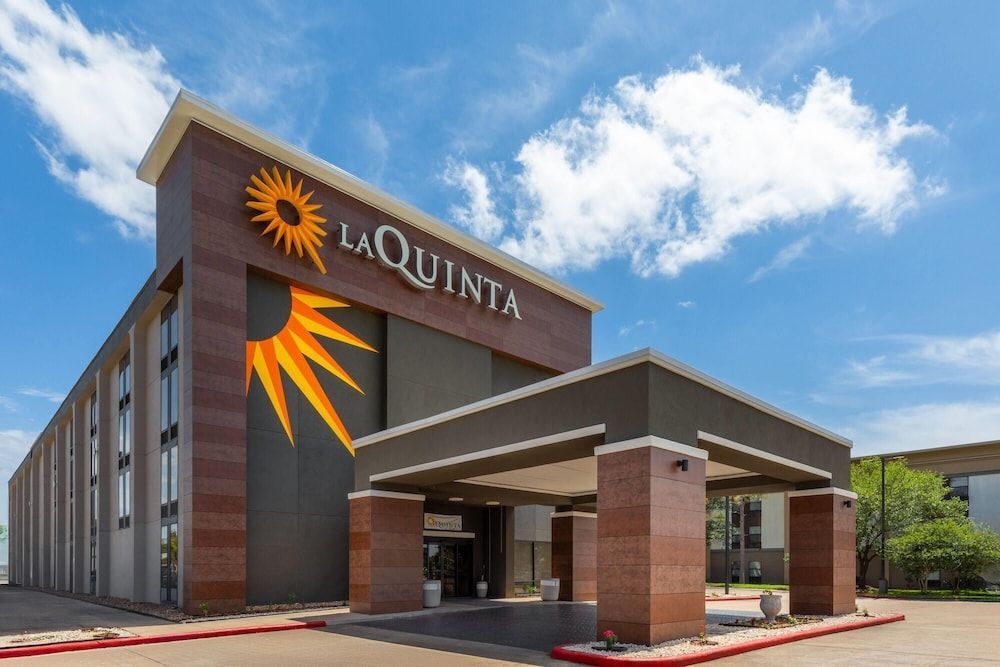 La Quinta by Wyndham Houston Stafford Sugarland 1