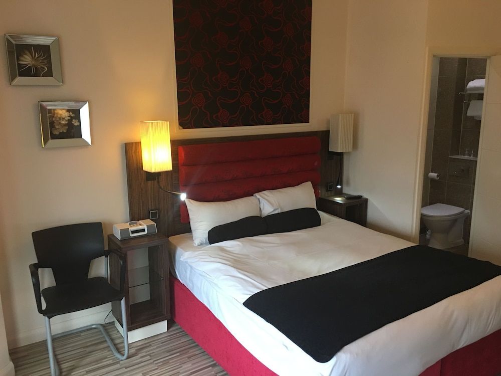 Simply Rooms & Suites 1