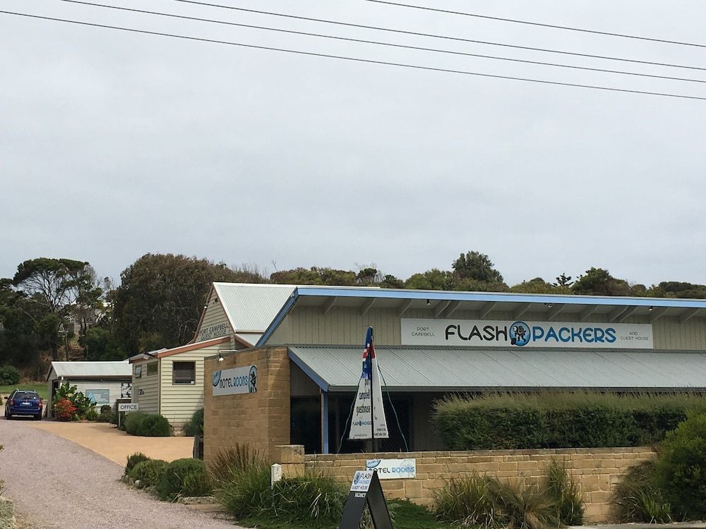 Port Campbell Guesthouse & Flash Packers 1
