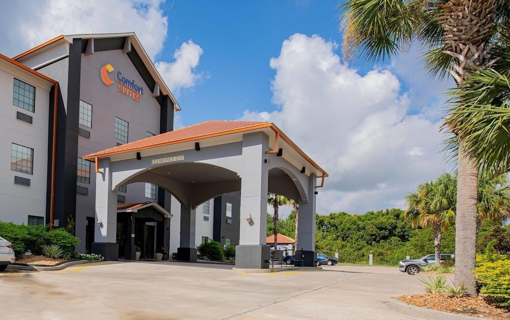 Comfort Suites Oil Center 1