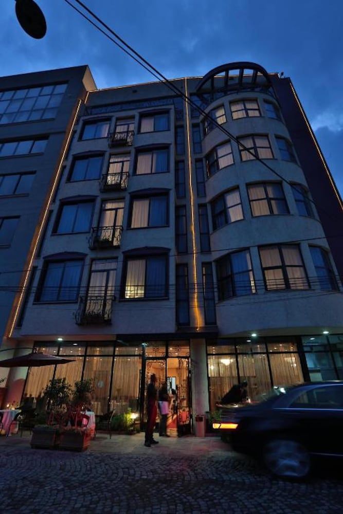 The Residence Hotel 1