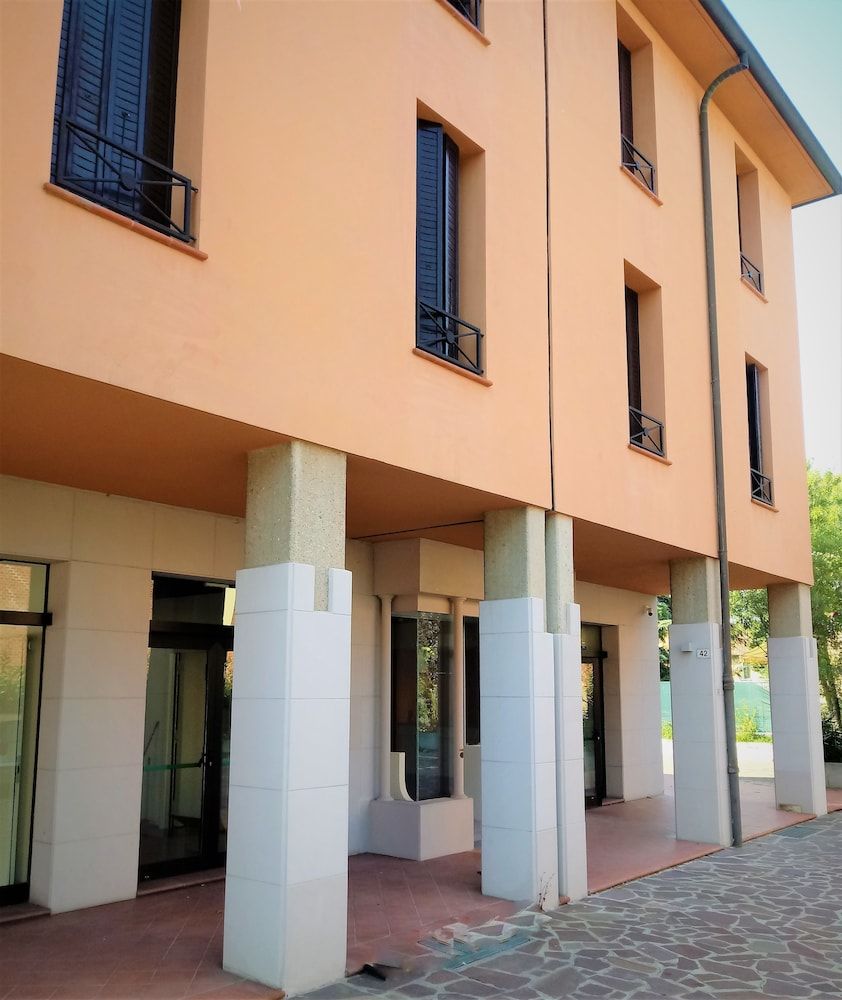 HOTEL DOZZA 1