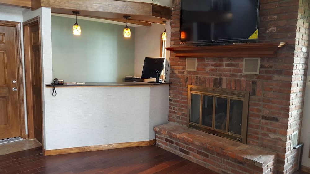 AArtpark Hotel Inn at Lewsiton 2