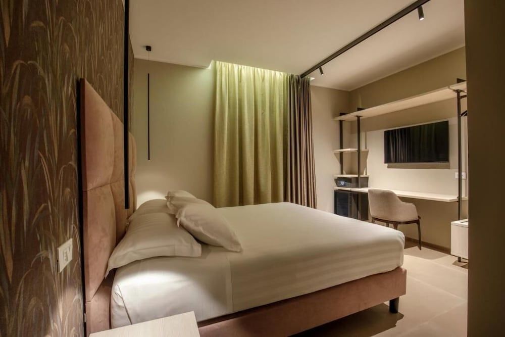 Fly Suite Rome Airport 2