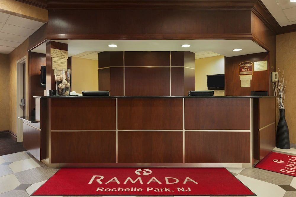 Ramada by Wyndham Rochelle Park Near Paramus 2