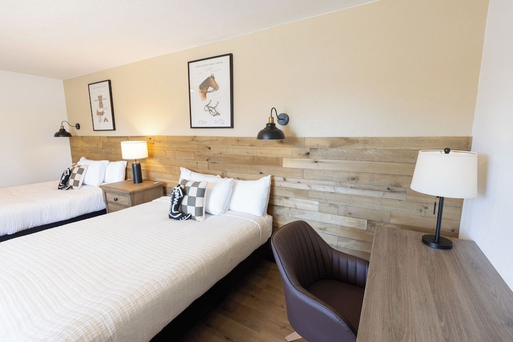 The Golden Spur Hotel 2