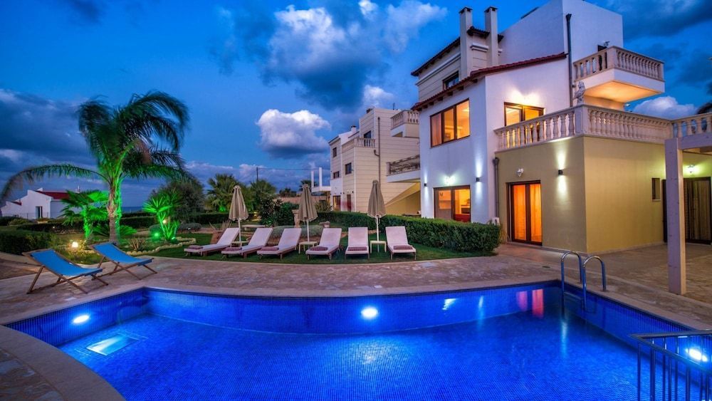 Azzuro Villa with private pool by Estia 1