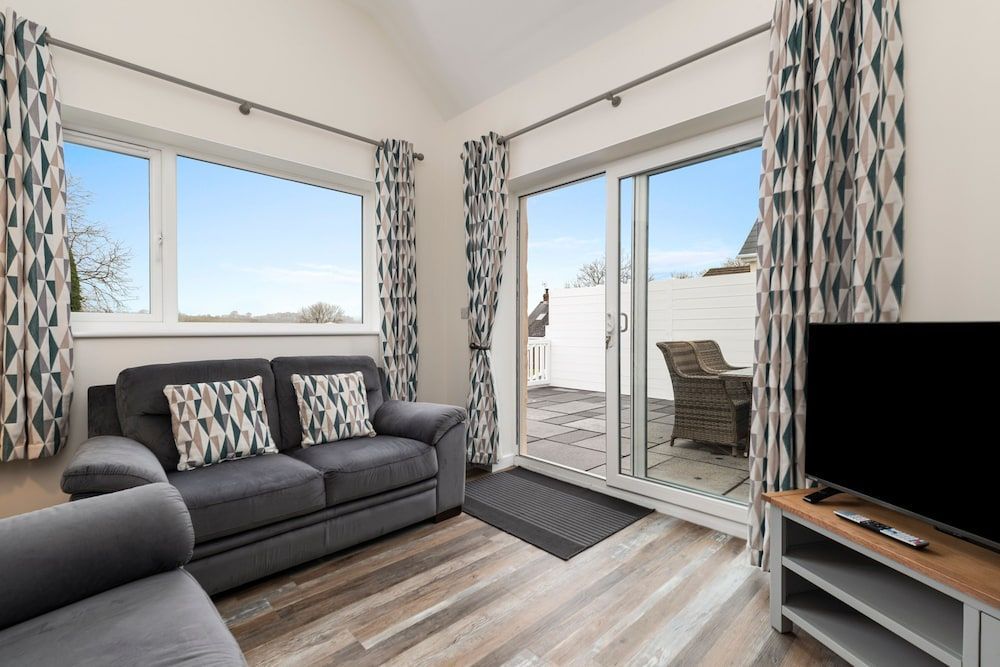 Fern Cottage - Dog Friendly Cottage with Hot Tub 2