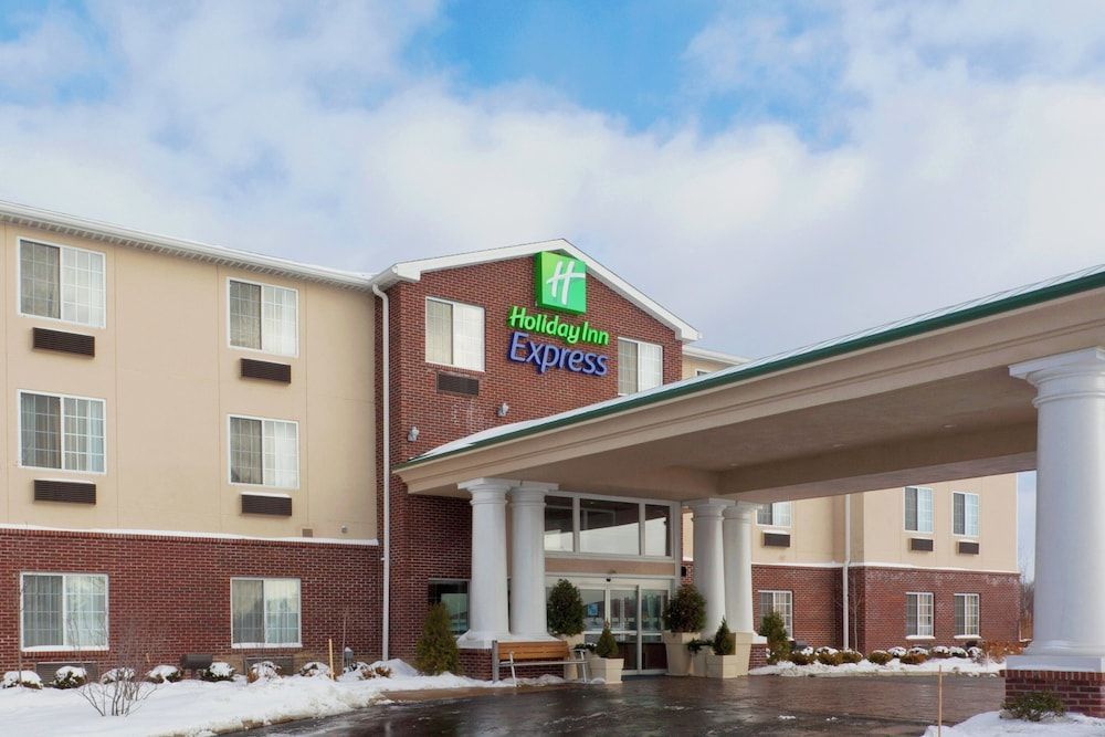 Holiday Inn Express & Suites ASHTABULA-GENEVA by IHG 1