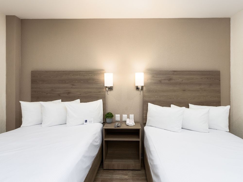 Hotel Mesaluna Short & Long Stay 1