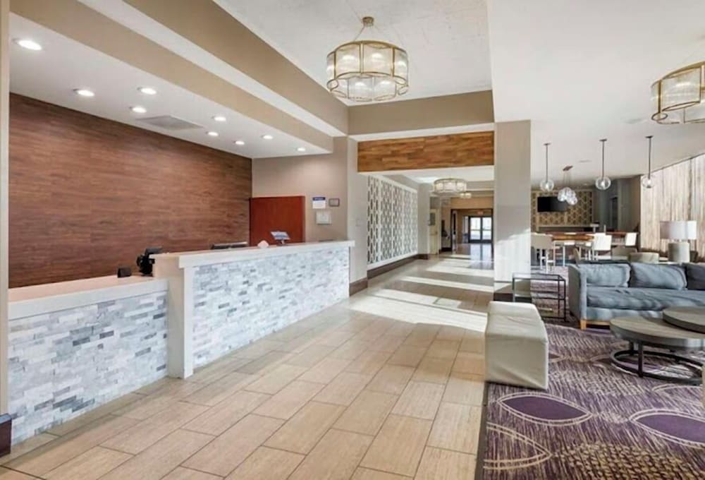 Comfort Inn Brooklyn Center 2
