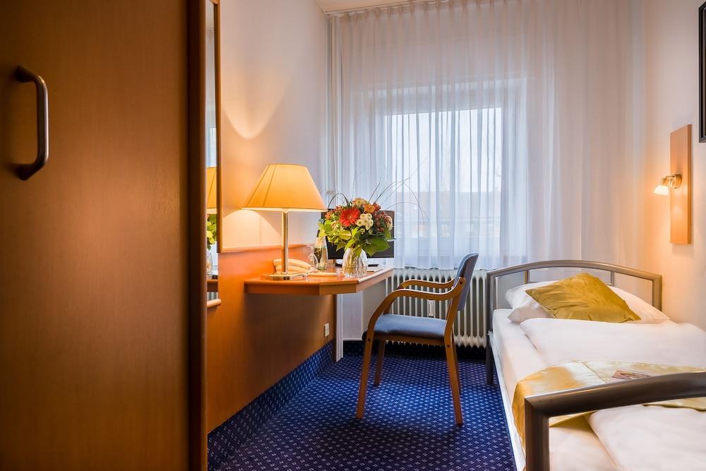HOTEL GREIF KARLSRUHE 1